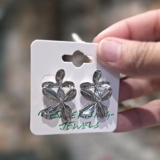 Daisy Studs