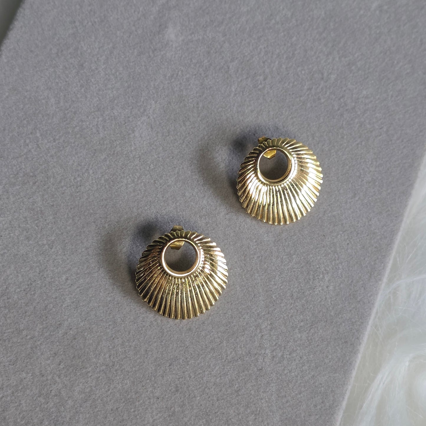 Opux Studs