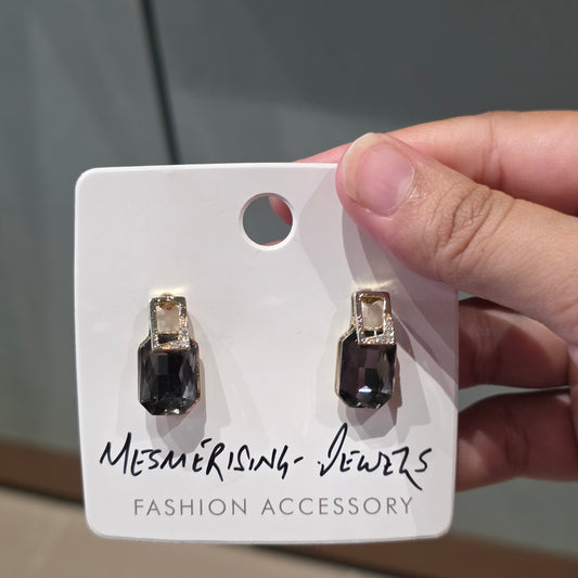 Liora Studs