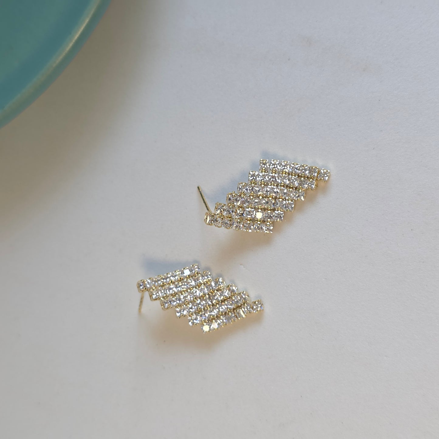 Gleam Studs