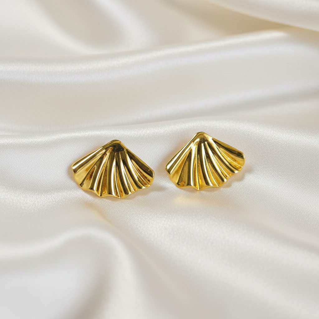 Corea Studs