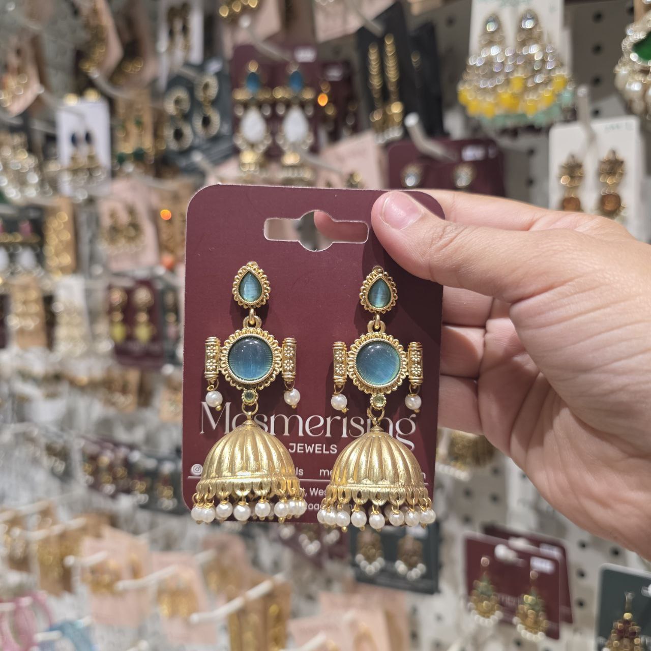 Gulmeen Jhumka