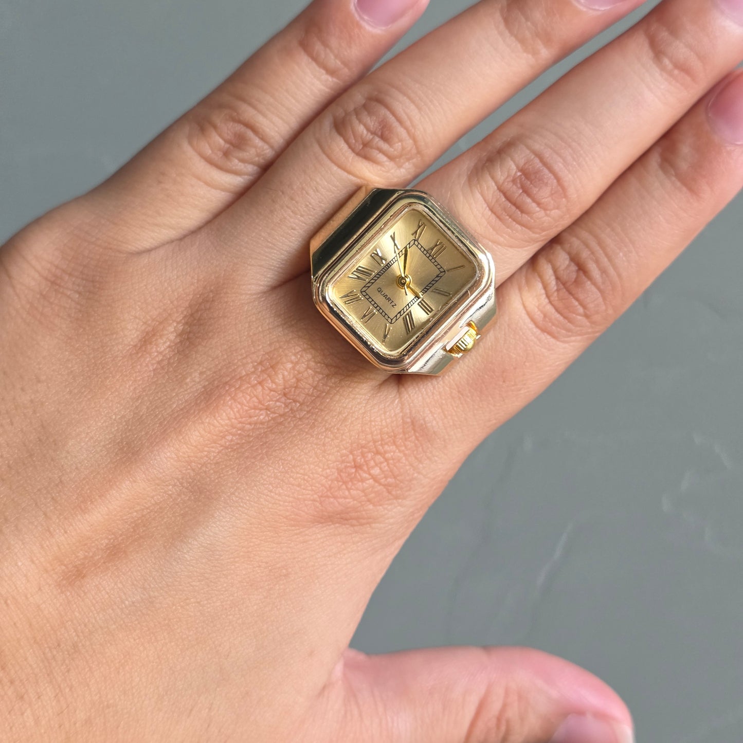 Finger Watch