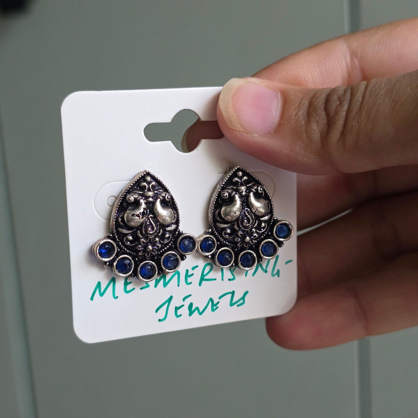 Mavi Studs