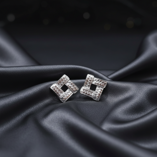 Loir Studs