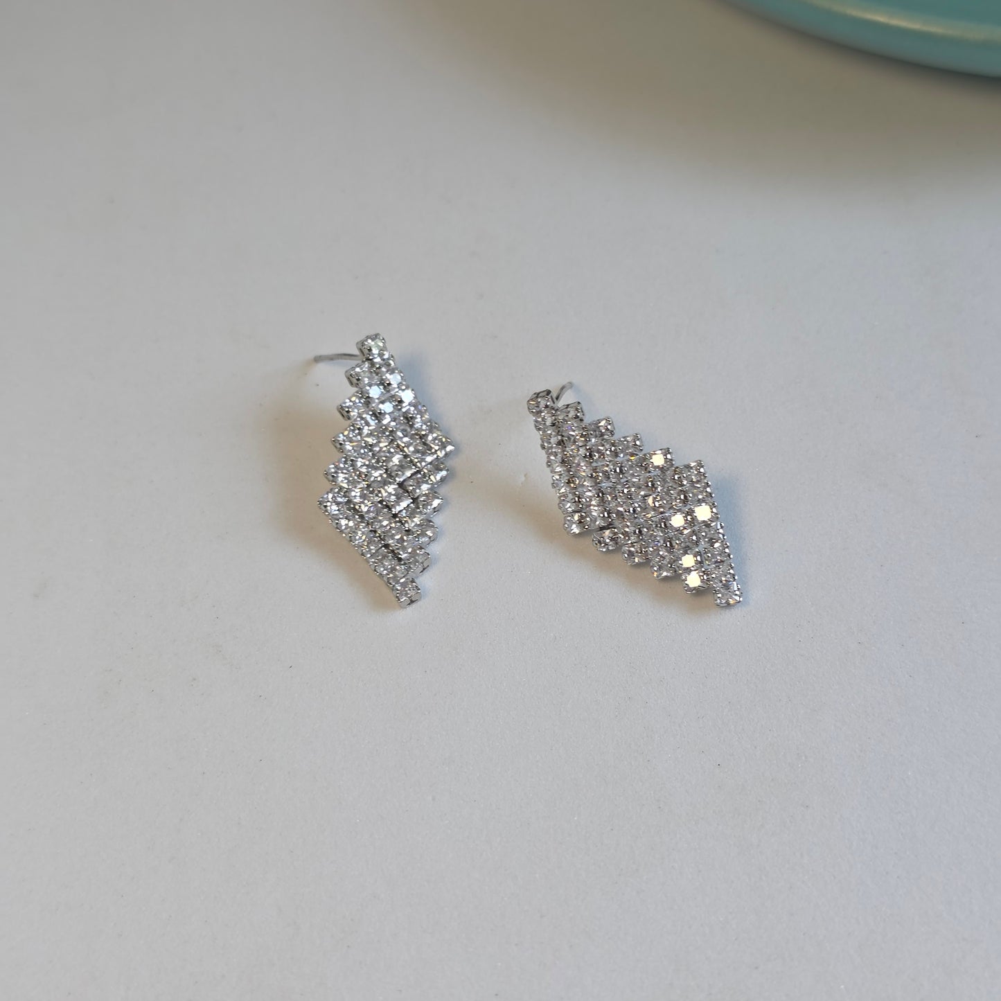 Gleam Studs