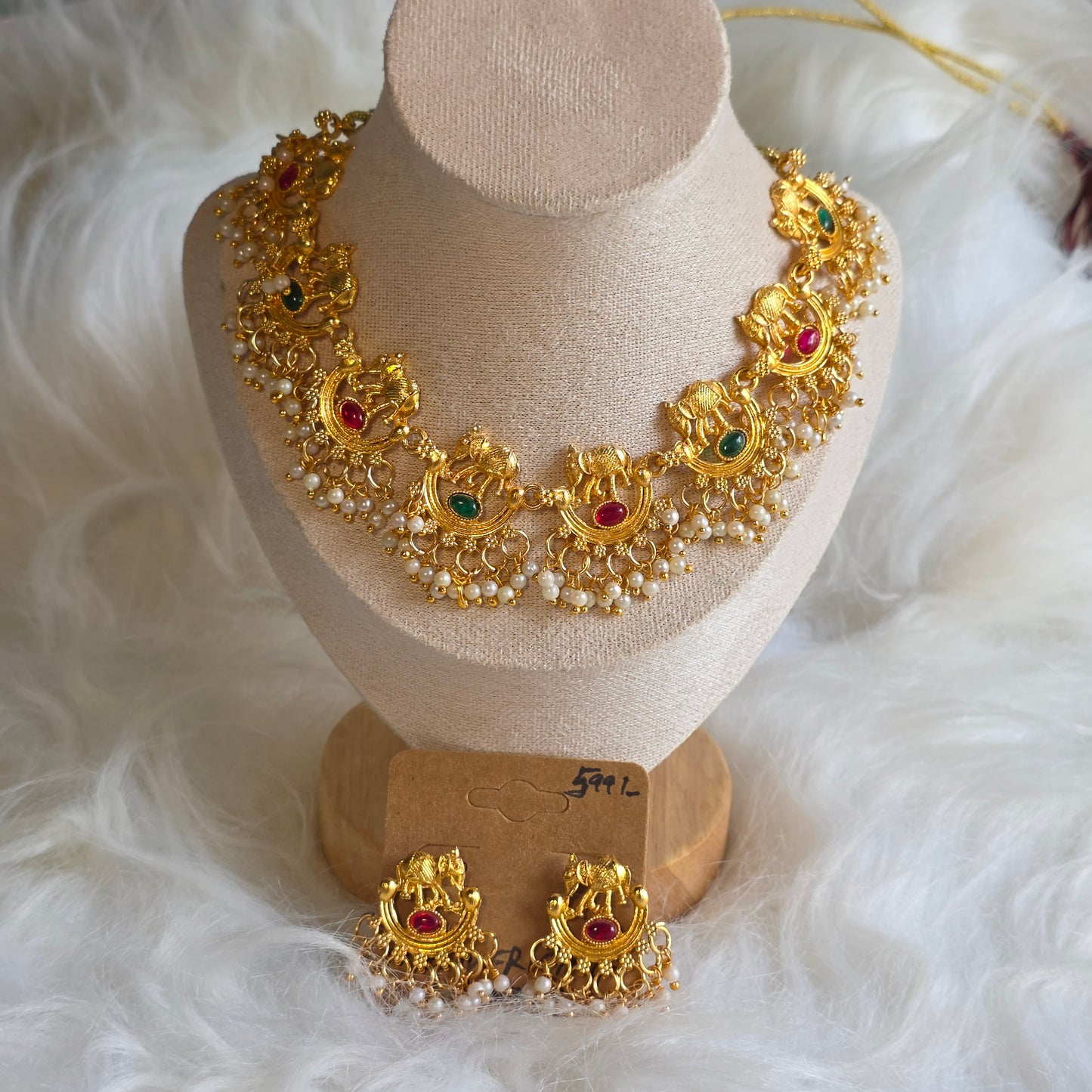 Vastra Ethnic Set