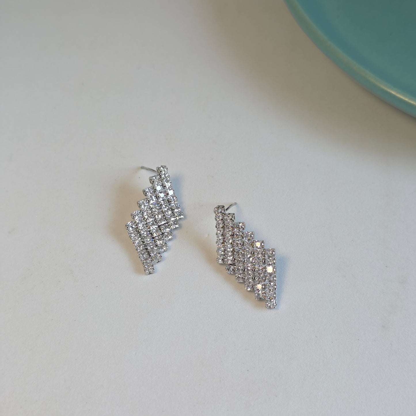 Gleam Studs