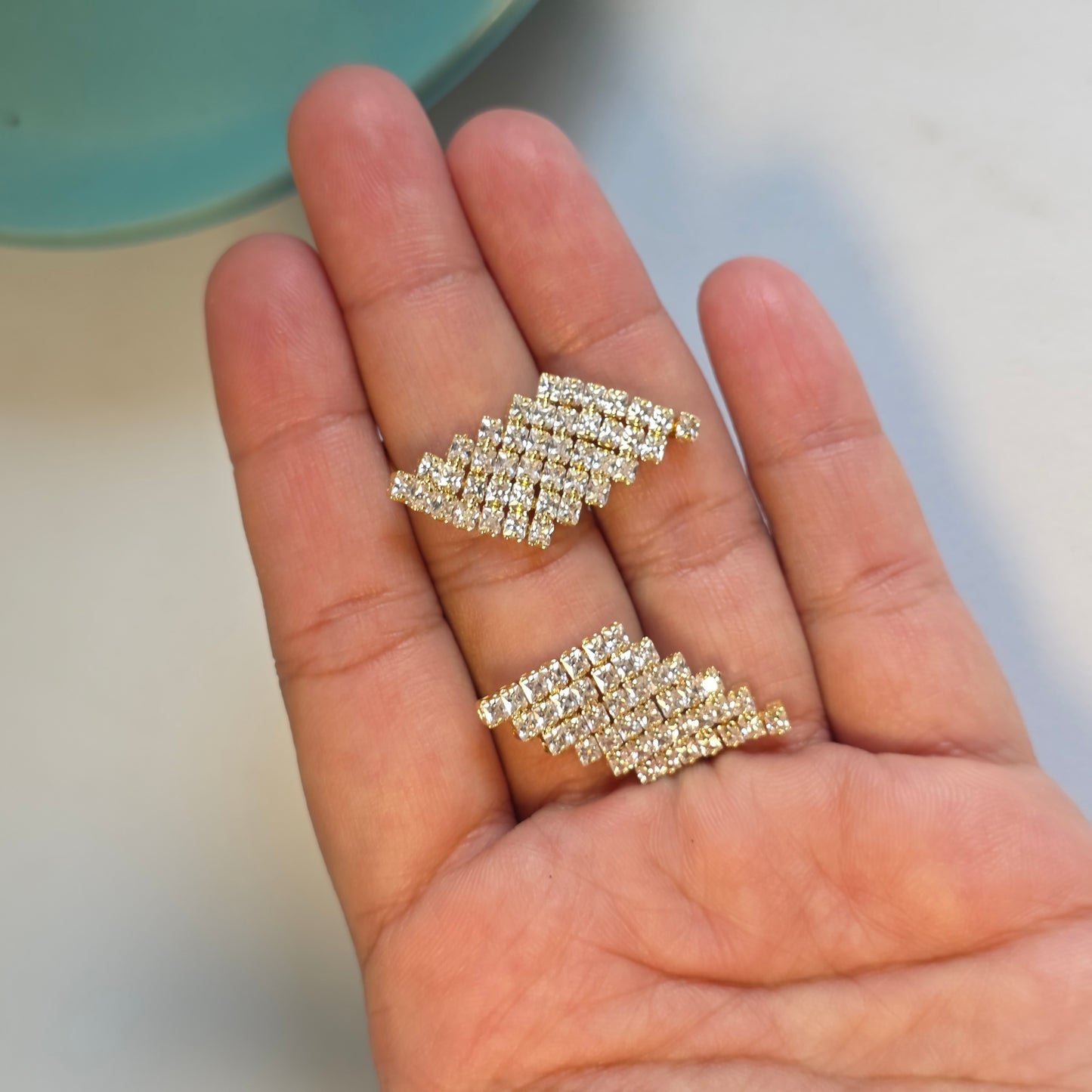 Gleam Studs