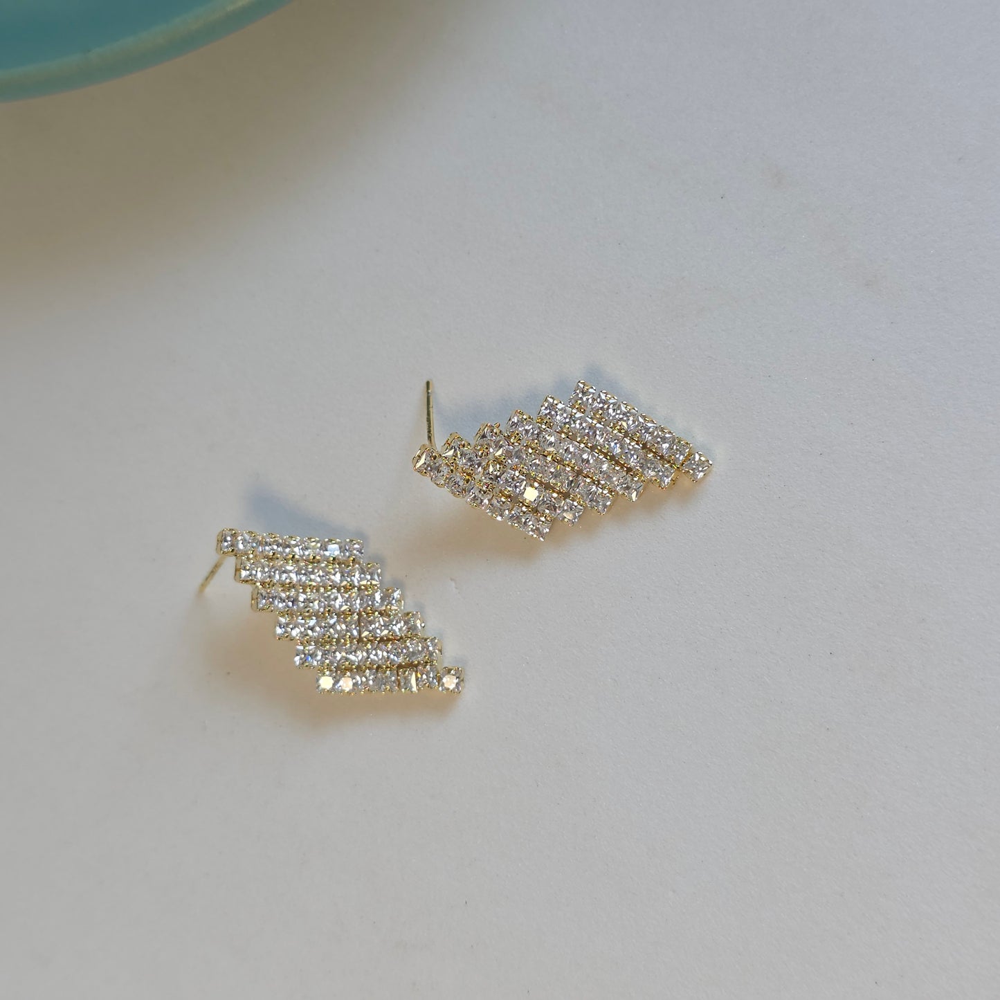 Gleam Studs