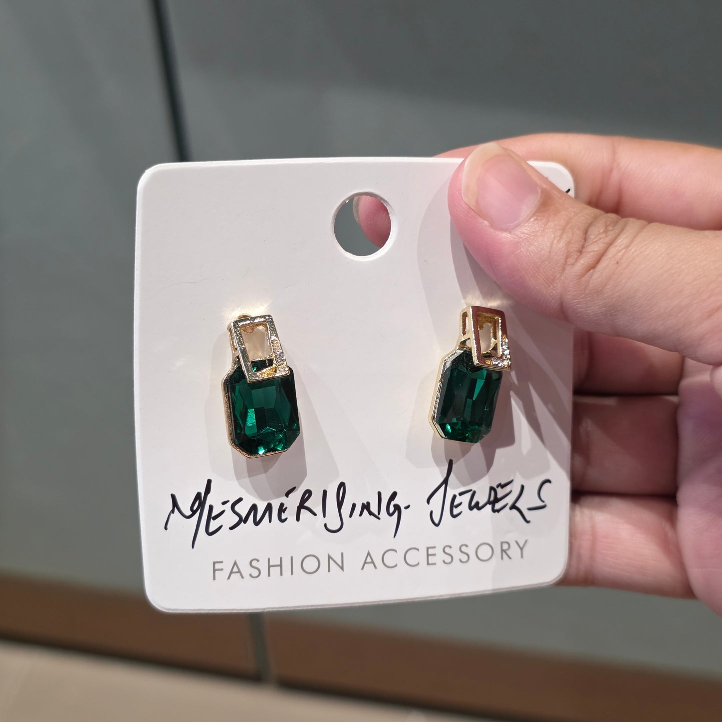 Liora Studs