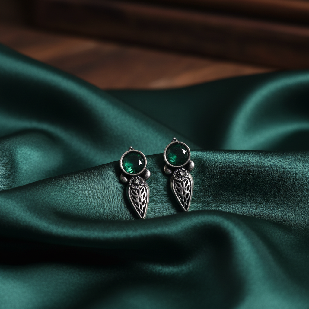 Tavi Studs