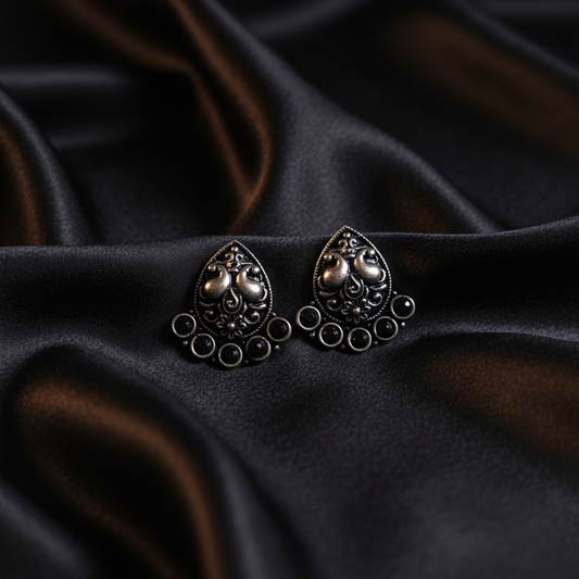 Mavi Studs