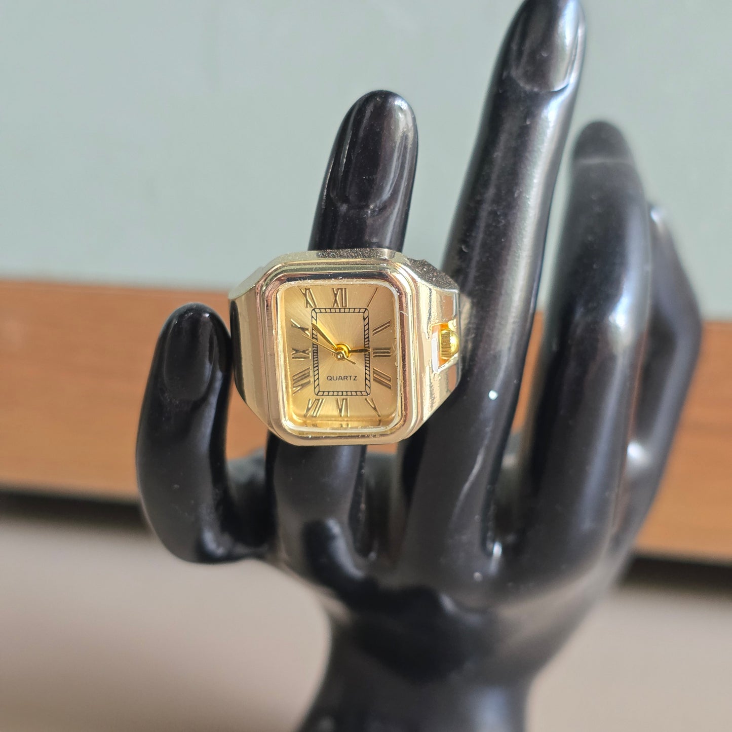 Finger Watch