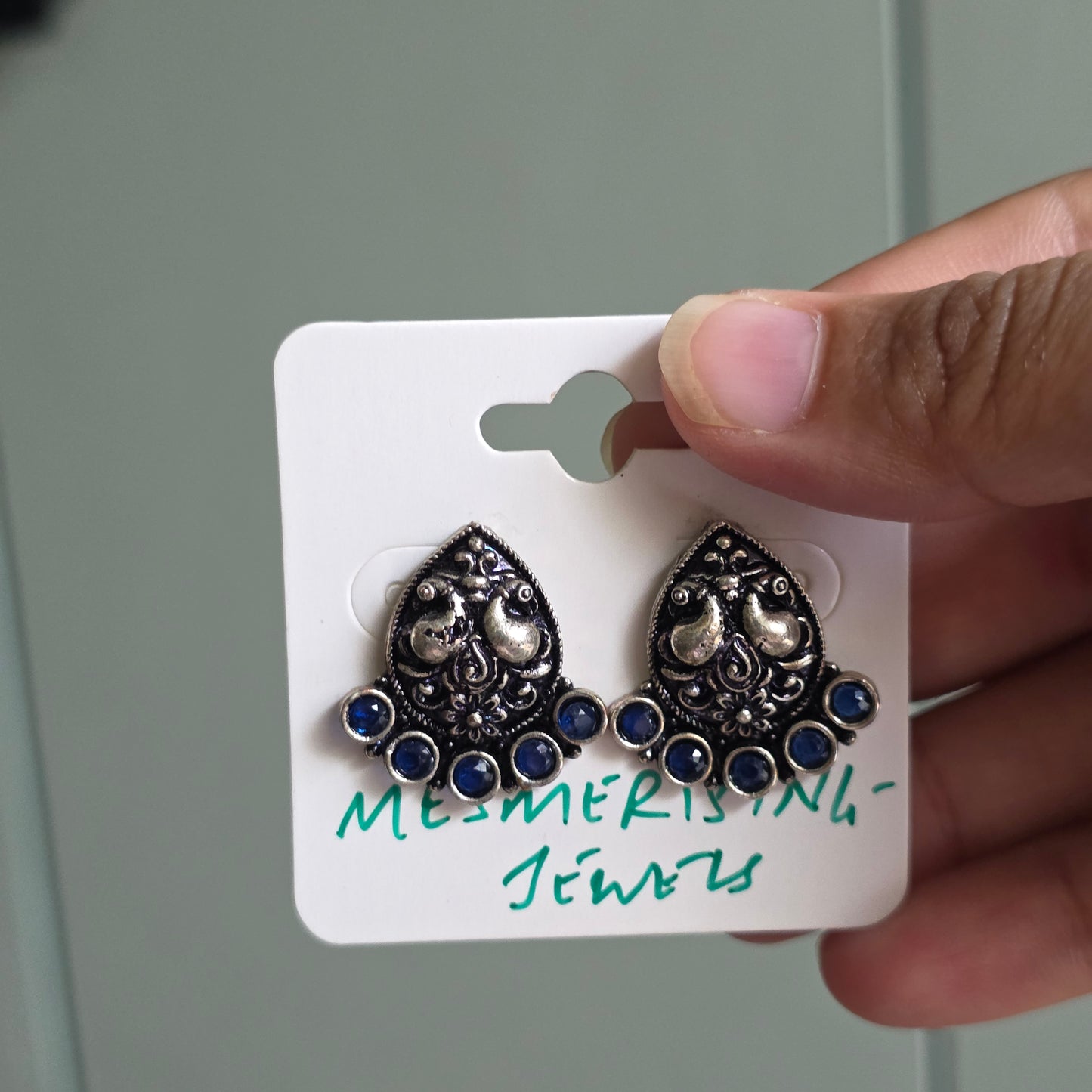 Mavi Studs