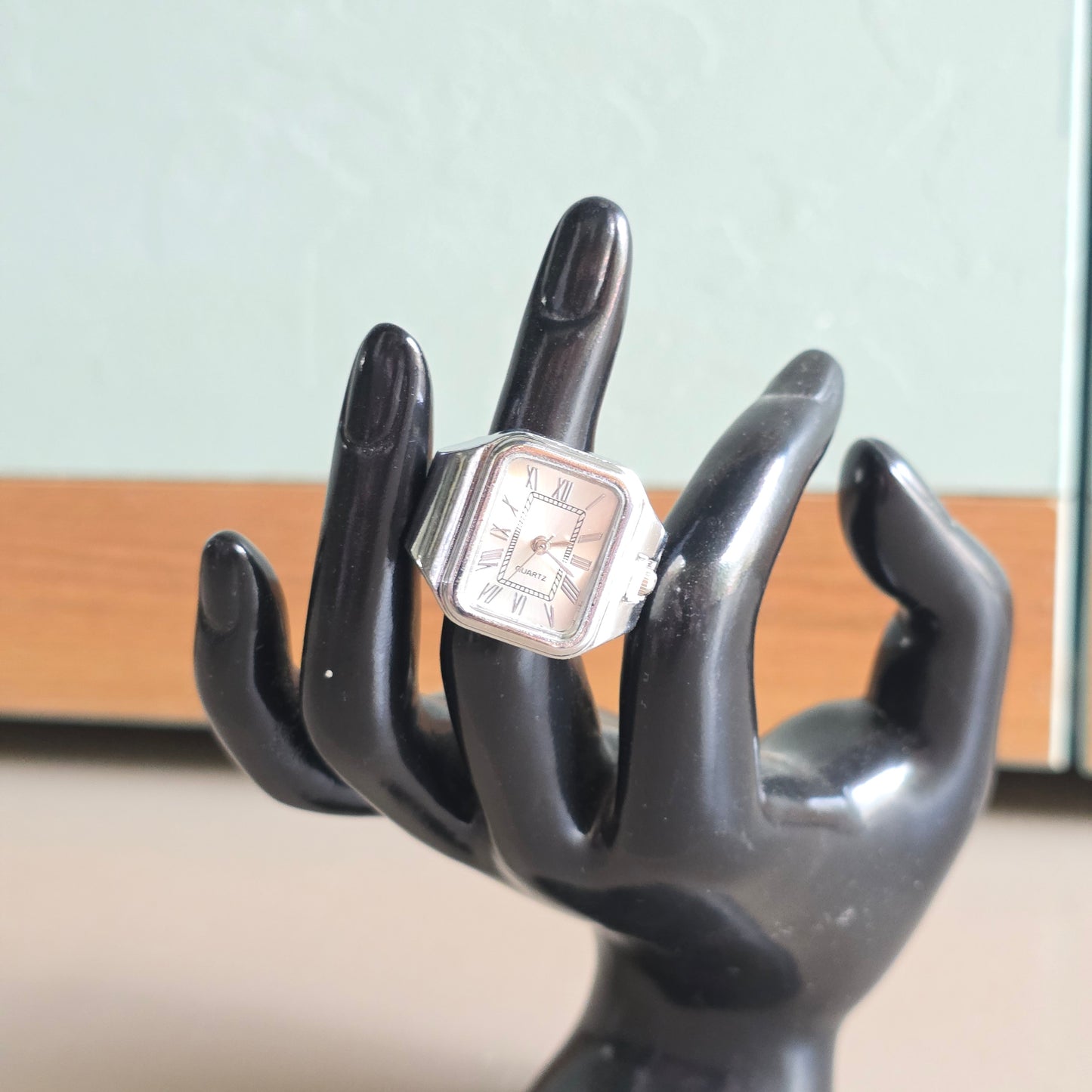 Finger Watch