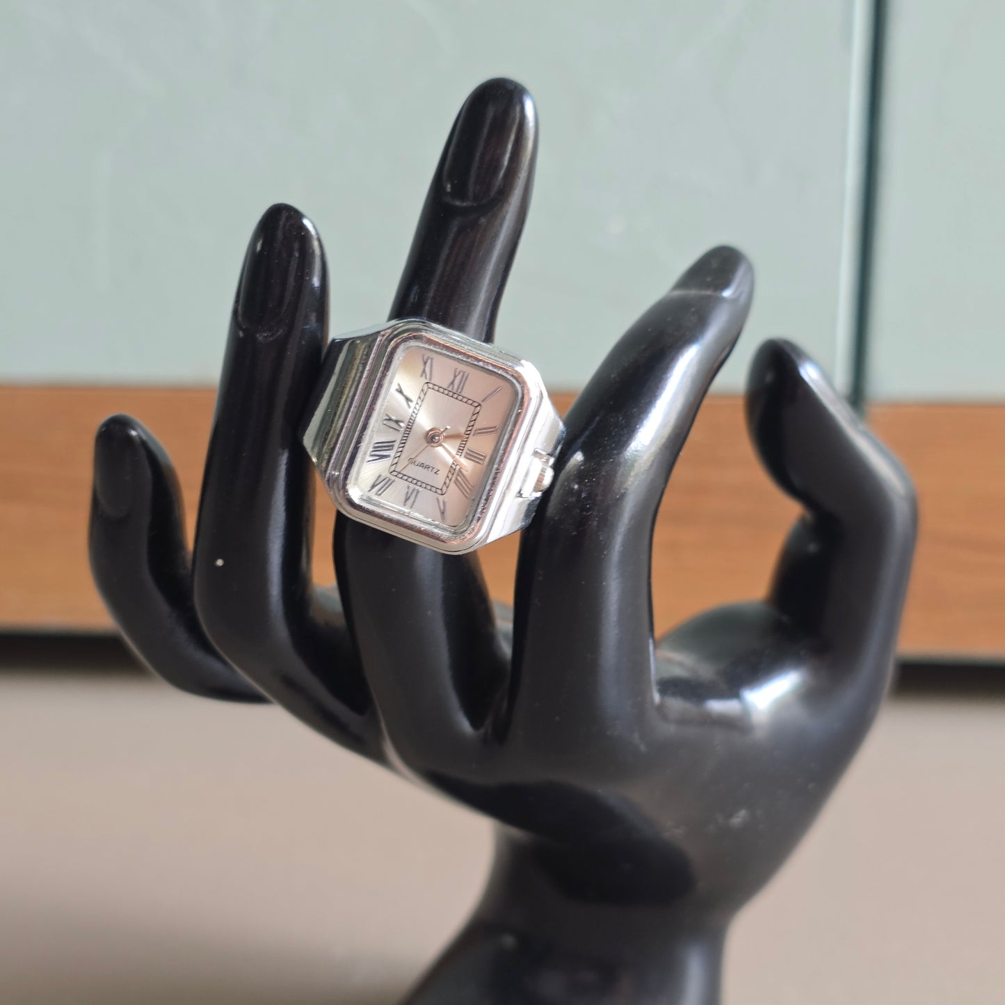 Finger Watch