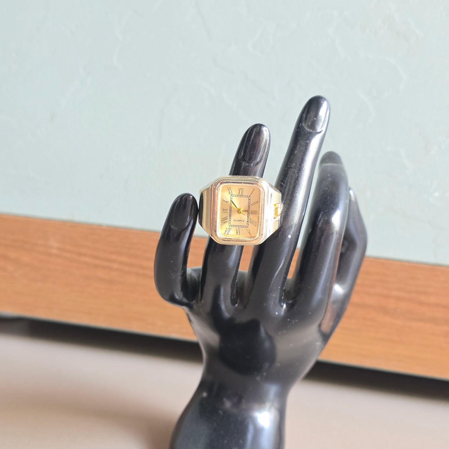 Finger Watch