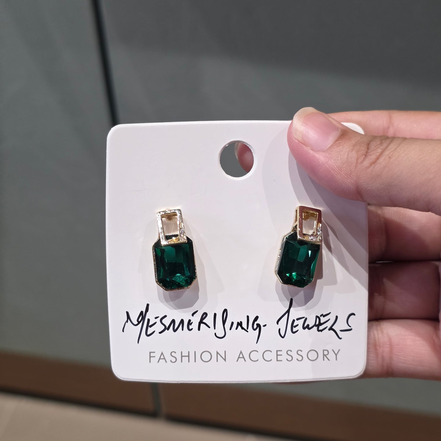 Liora Studs